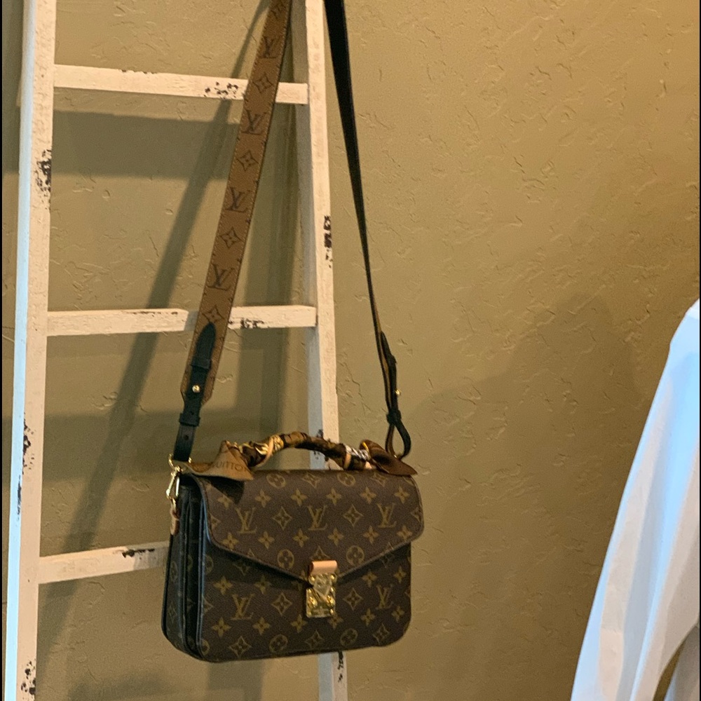 Welcome to my closet NFS - Picture 3 of 16